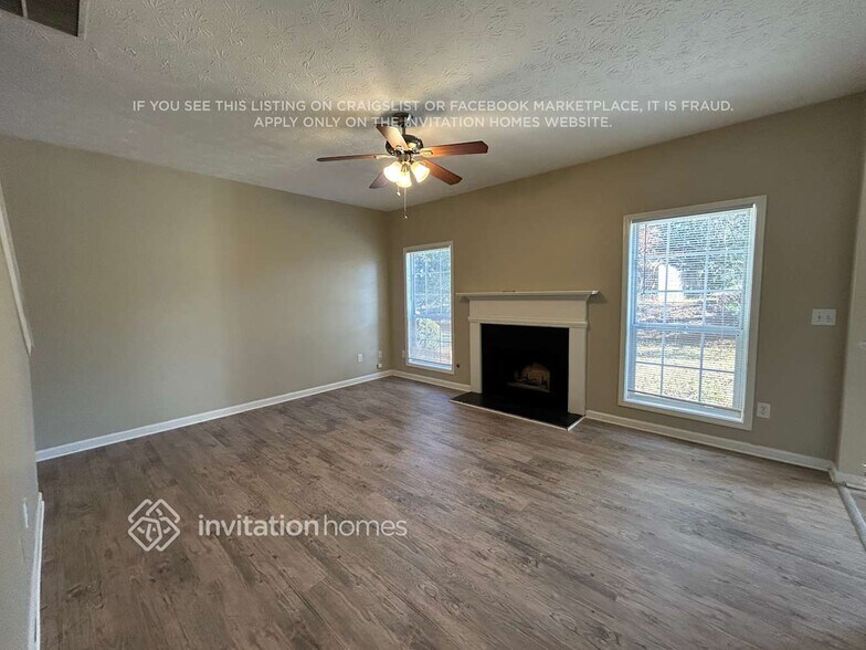 Building Photo - 720 Clairidge Ln SW