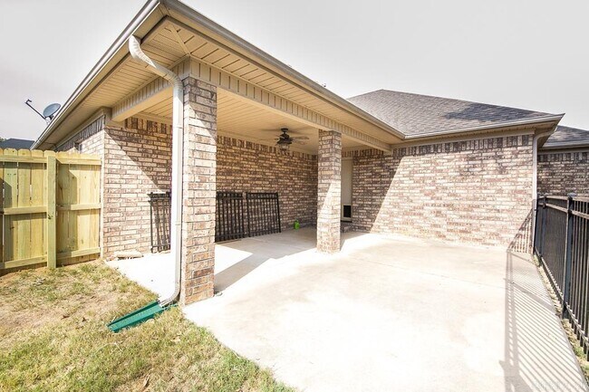 Building Photo - 19 Tradewinds Dr