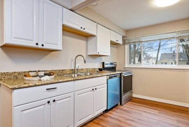 Building Photo - 117 Bayberry Ln
