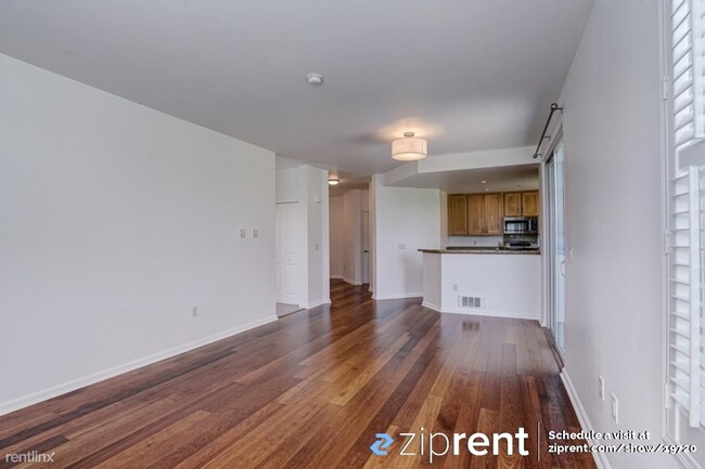 Building Photo - 2 br, 2 bath Condo - 301 Crescent Court, S...