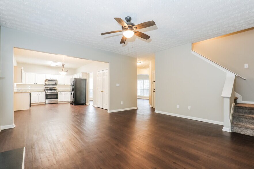 Building Photo - 251 Winthrop Ln