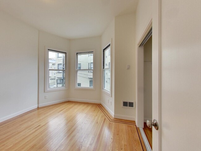 Building Photo - 844 Greenwich St
