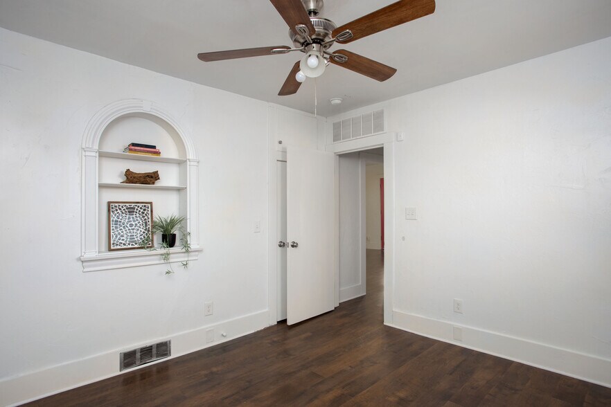 bedroom 2 - 1105 Main St