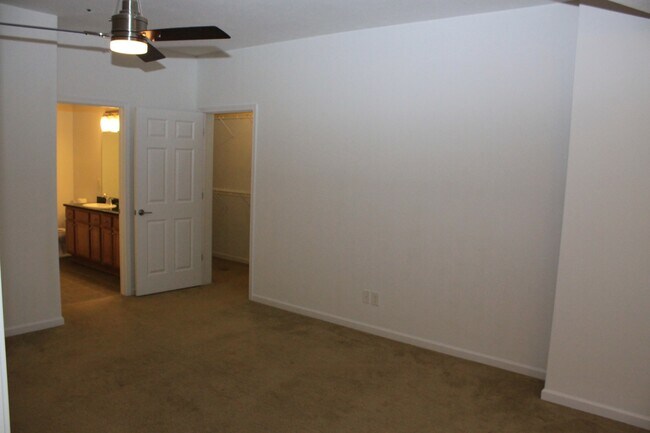 Building Photo - Located in the Detroit-Shoreway Area