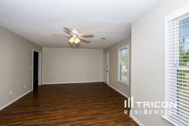 Building Photo - 516 Kenton Dr