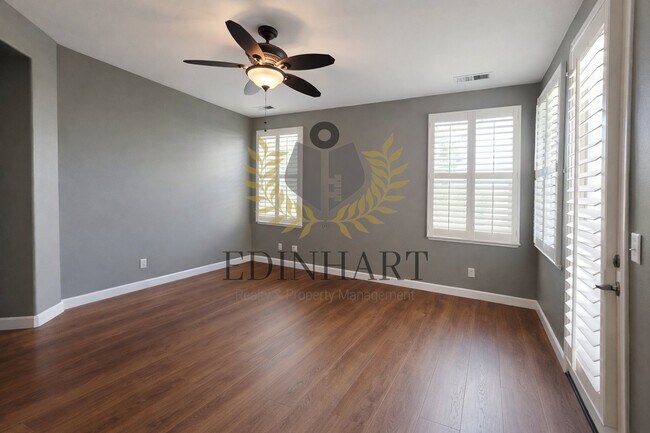 Building Photo - 818 S Apple Ave