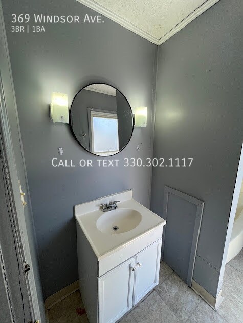 Building Photo - 369 Windsor St