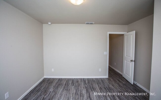 Building Photo - 2102 Langford Ave