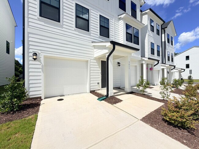 Building Photo - 3611 Elm Grove Ln