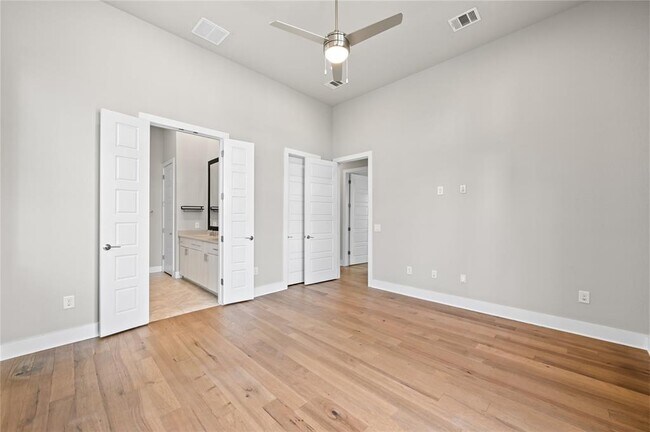 Building Photo - 6333 Florencia Ln