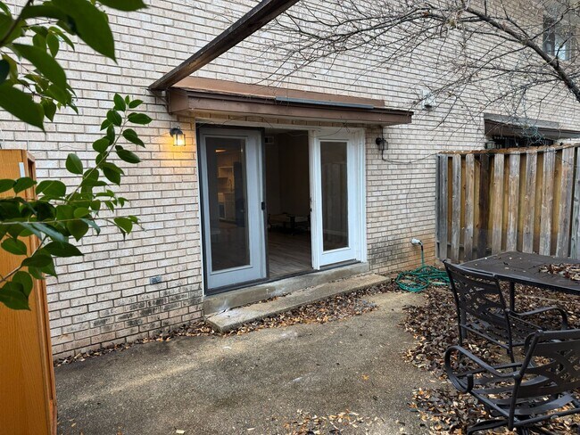 Building Photo - 11814 Song St