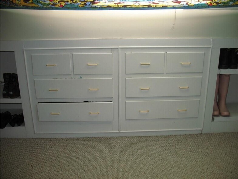 Building Photo - 15 Webster St