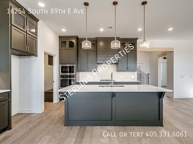 Building Photo - 16254 S 89th E Ave