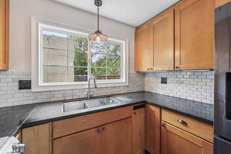 Building Photo - 1040 N Capitol Ave