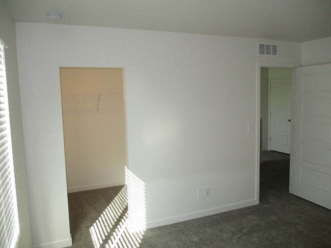 Building Photo - ***Brand new Townhome in Johnstown***