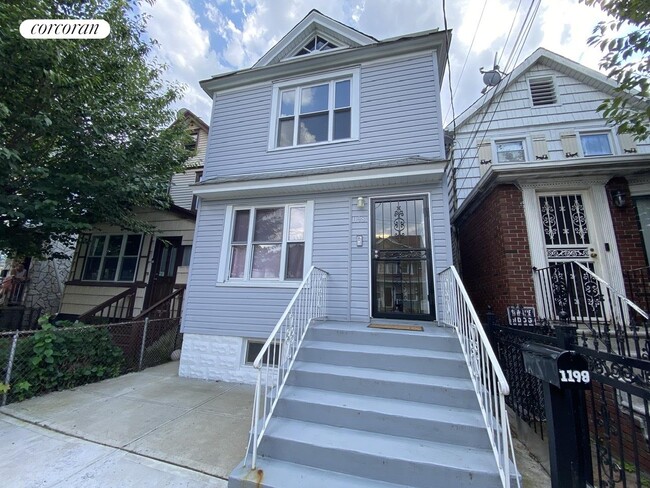Building Photo - 1198 E 94th St