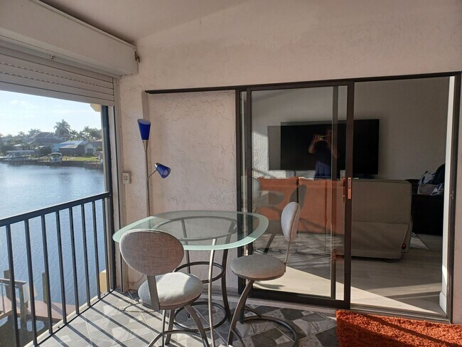 Building Photo - 5605 SW 12th Ave