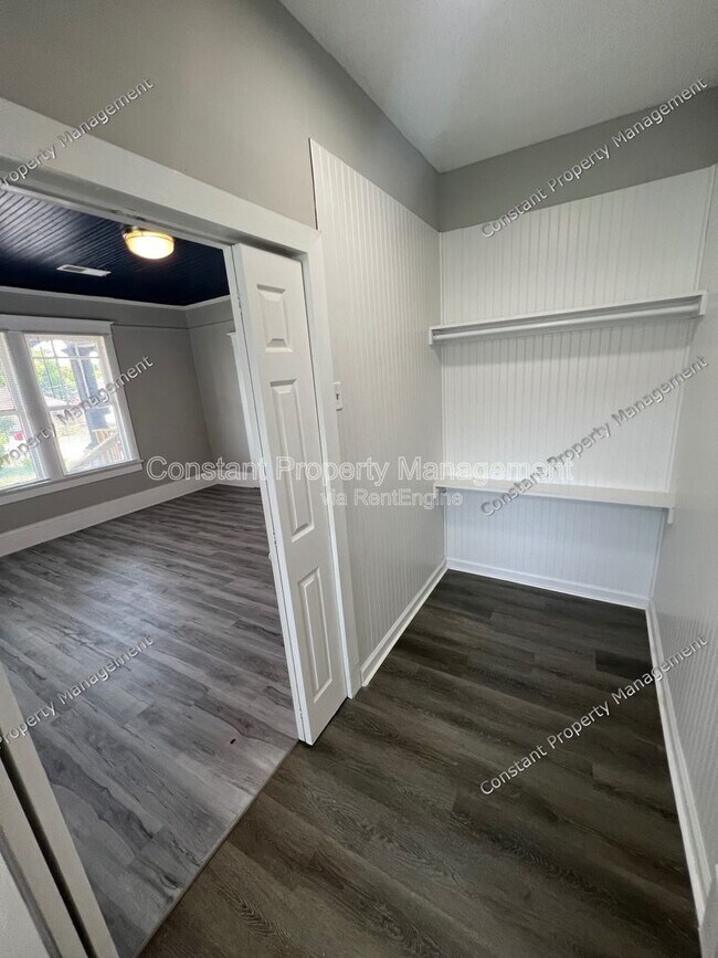 Building Photo - 495 Pittman St