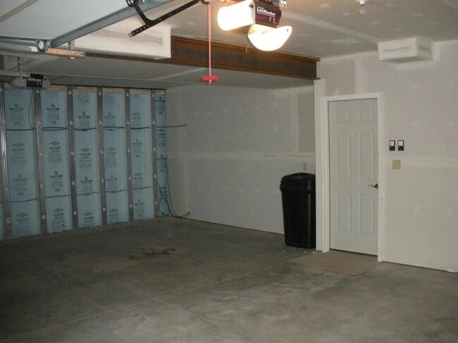 Building Photo - 86 Harris St