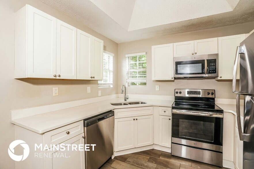 Building Photo - 7495 Royale Ct
