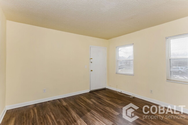 Building Photo - 1982 Rockledge Rd NE