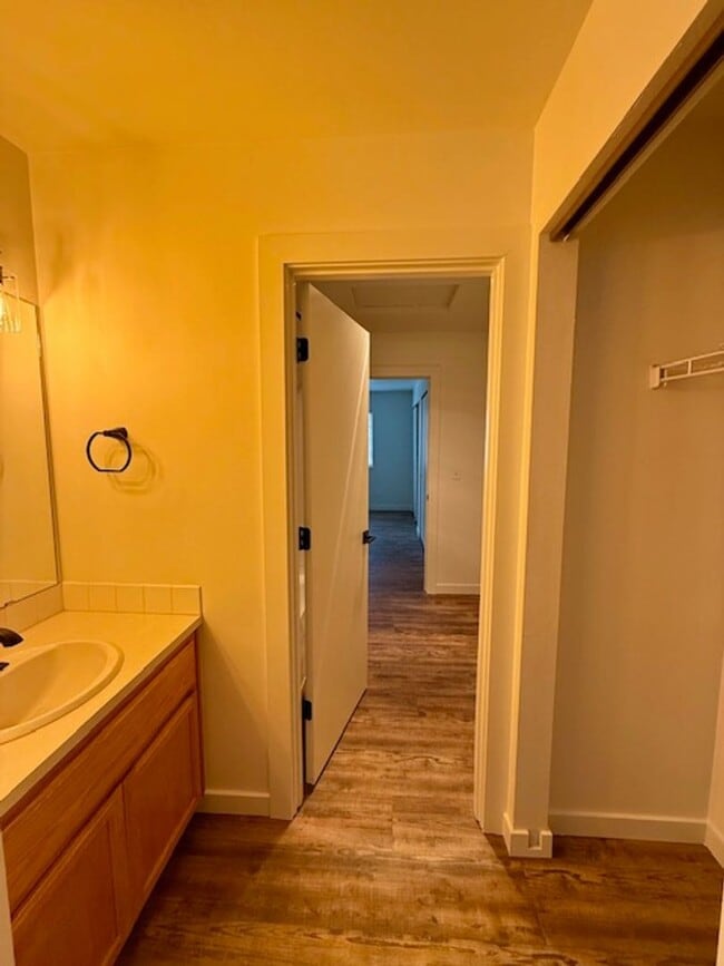 Building Photo - 1290 NW Knoxville Blvd