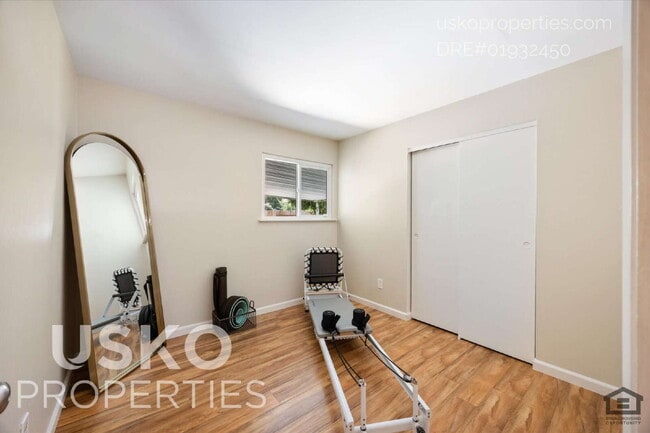 Building Photo - 8844 Garden Glen Way