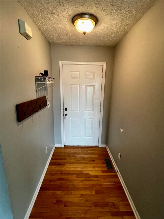 Building Photo - 342 Turkey Run Dr