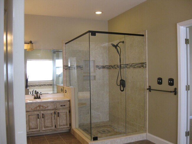 Building Photo - 5465 Derby Chase Ct