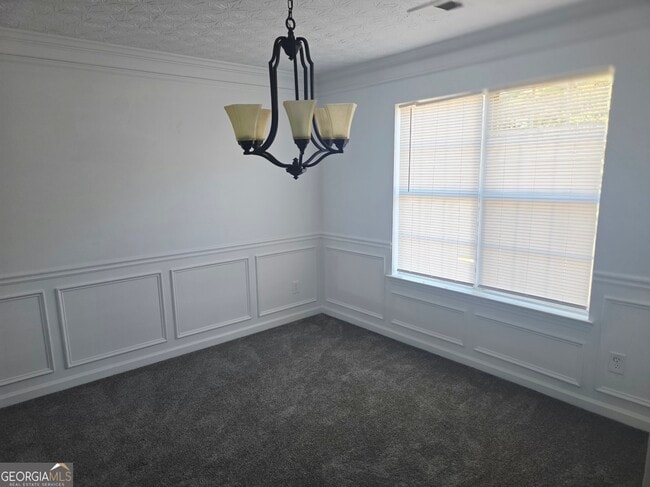 Building Photo - 255 Dairyland Dr