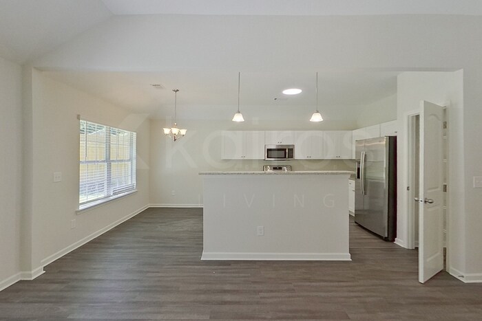 Building Photo - 114 Live Oak Dr