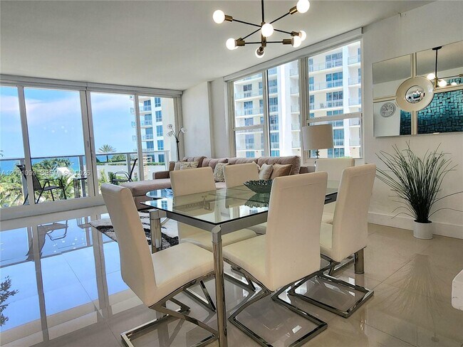 Building Photo - 3505 S Ocean Dr