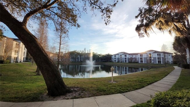 Building Photo - 5813 Legacy Crescent Pl