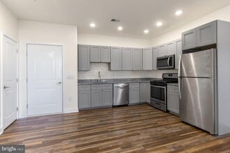 Building Photo - 2411 Kensington Ave