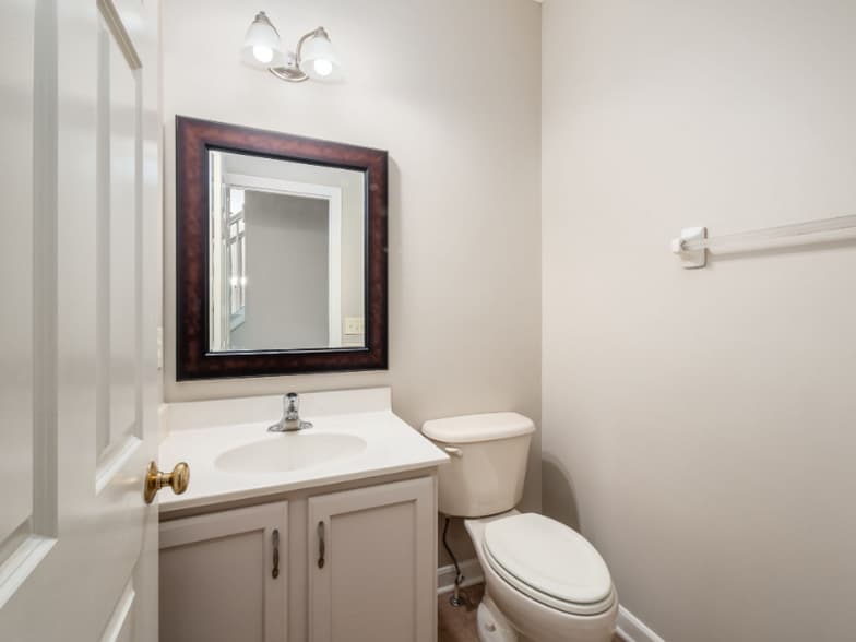 Building Photo - 2478 Silver Hill St