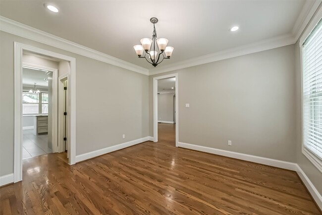 Building Photo - 1317 Chantilly Ln