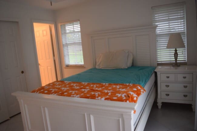 Building Photo - Fully furnished 3 bedroom 3 Bath POOL home in Sandpiper Bay