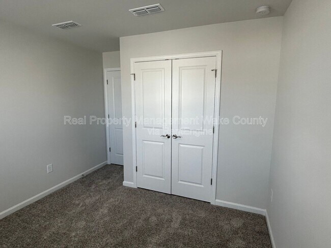 Building Photo - 2795 Cassius Dr