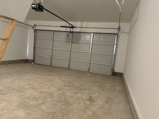 Building Photo - 6809 SE 84th St