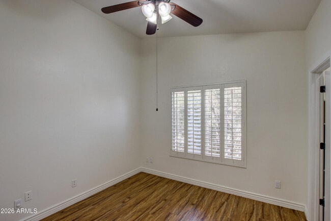 Building Photo - 1918 E Marilyn Rd