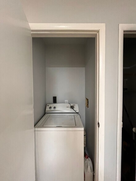 Building Photo - 52 Van Nostrand Ave