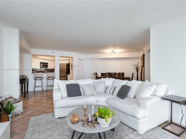 Building Photo - 6767 Collins Ave