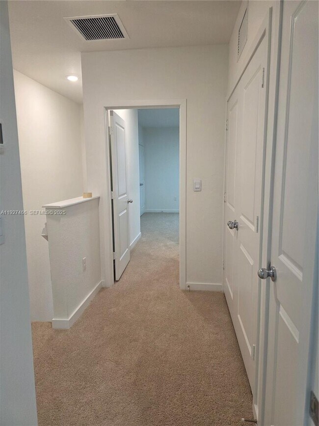 Building Photo - 271 NE 16th St