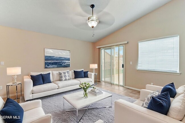 Building Photo - 14336 Desert Sage Dr