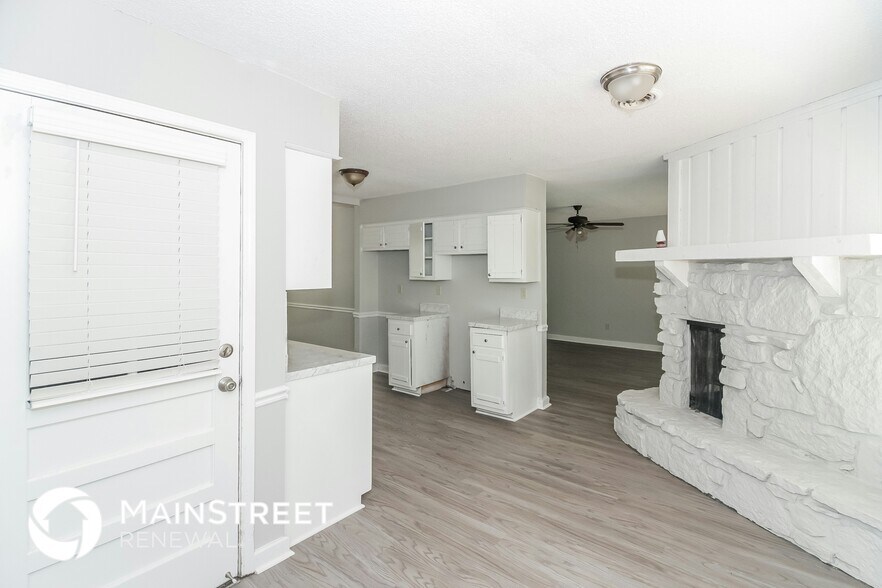 Building Photo - 3552 Kirby Terrace Dr