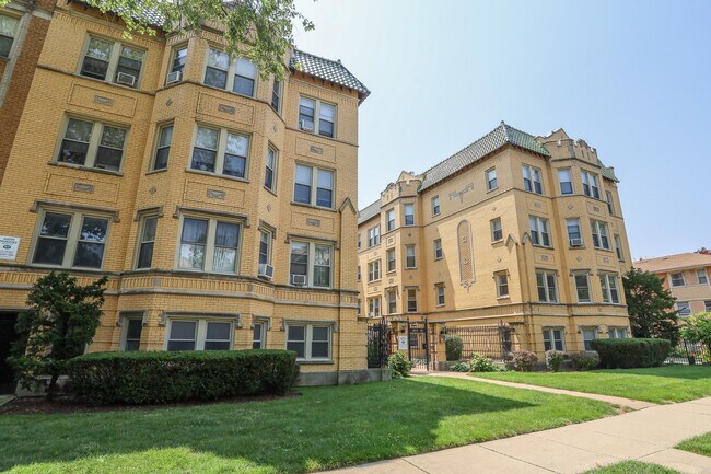 Building Photo - 1624 W Lunt Ave