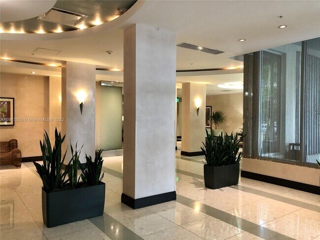Building Photo - 3901 S Ocean Dr