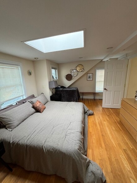 Building Photo - 37 Farquhar St