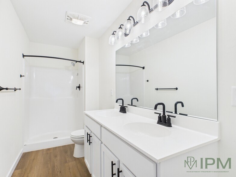 Building Photo - 2585 Emma Ln