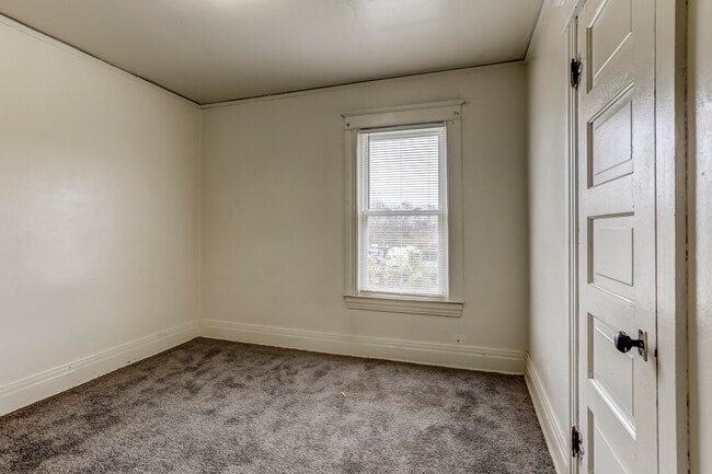 Building Photo - 5858 Seneca St